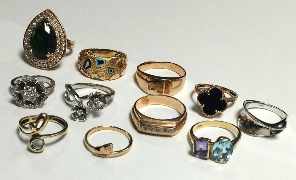 Золоті каблучки 585