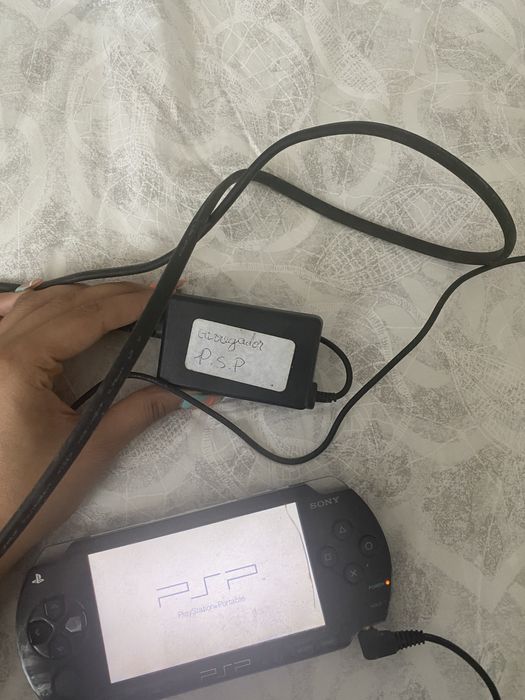 PSP usada em super bom estado com caixa