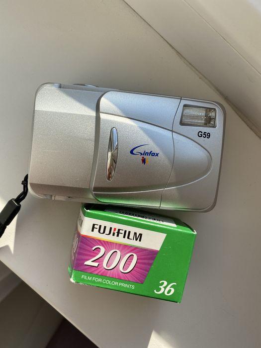 Плівковий фотоапарат Ginfax G59 і фотоплівка Fujifm 200 36 кадрів