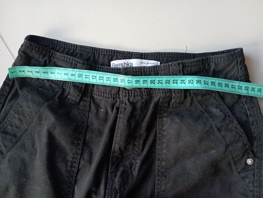 Spodnie Bershka 32 czarne