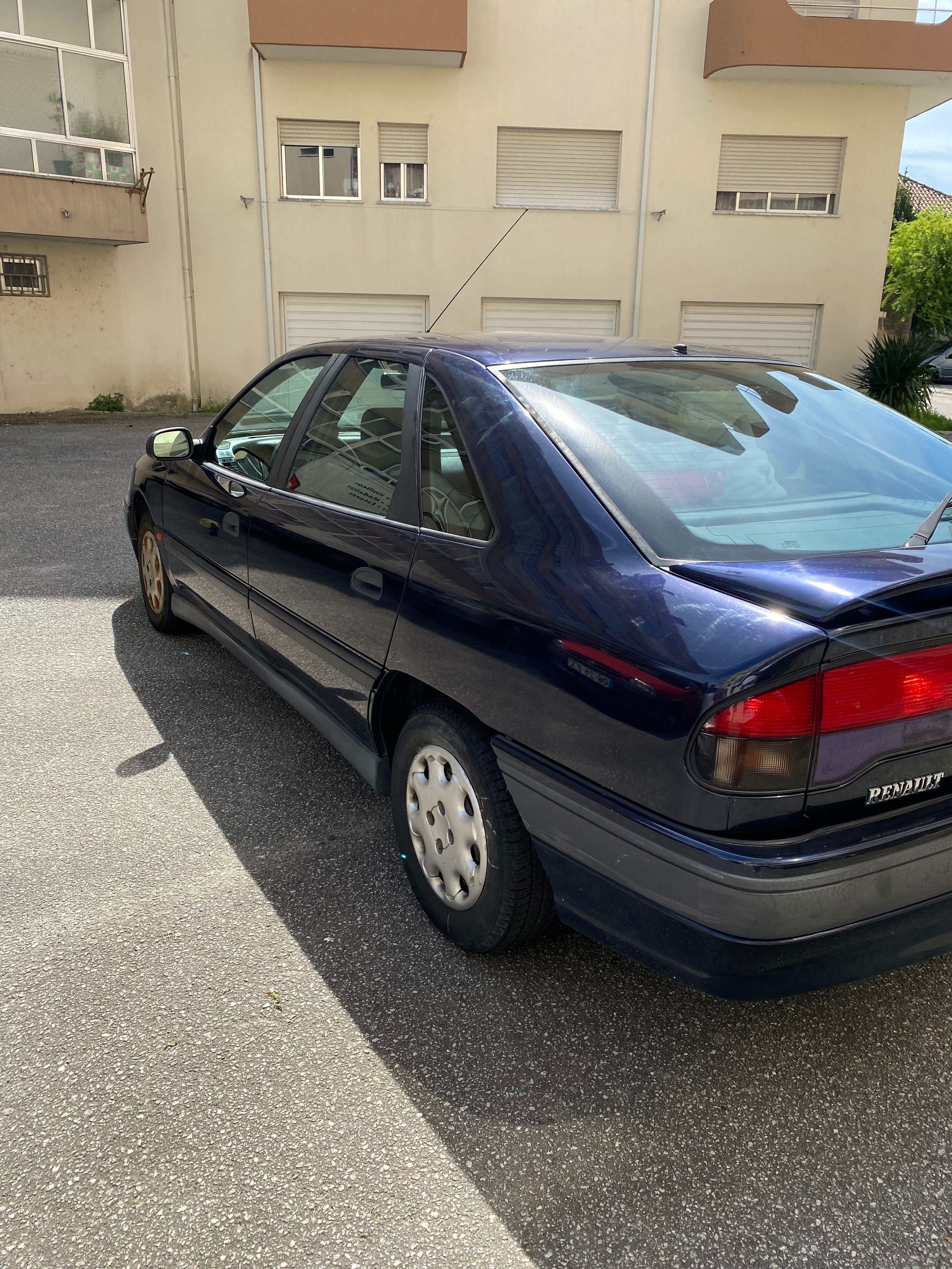 Renault Safrane, ano 96, muito bem conservado.