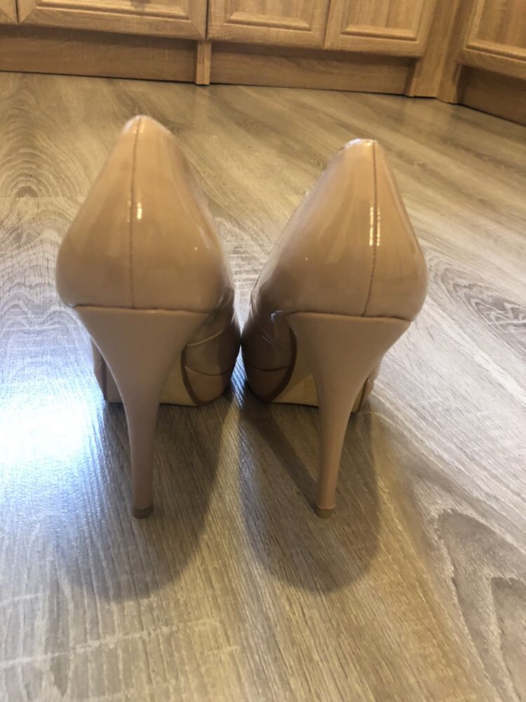 Buty na obcasie + fleki zapasowe, rozmiar 38. Wkladka 24 cm