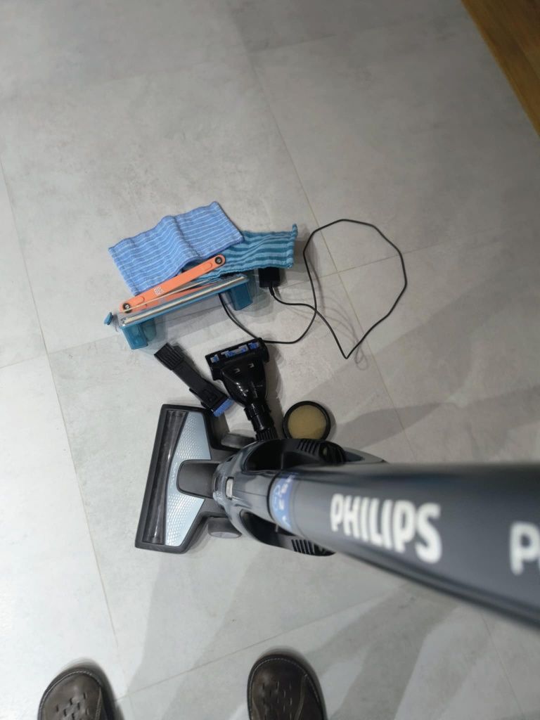 Odkurzacz bezprzewodowy (akumulatorowy) PHILIPS PowerPro Aqua  3 w 1