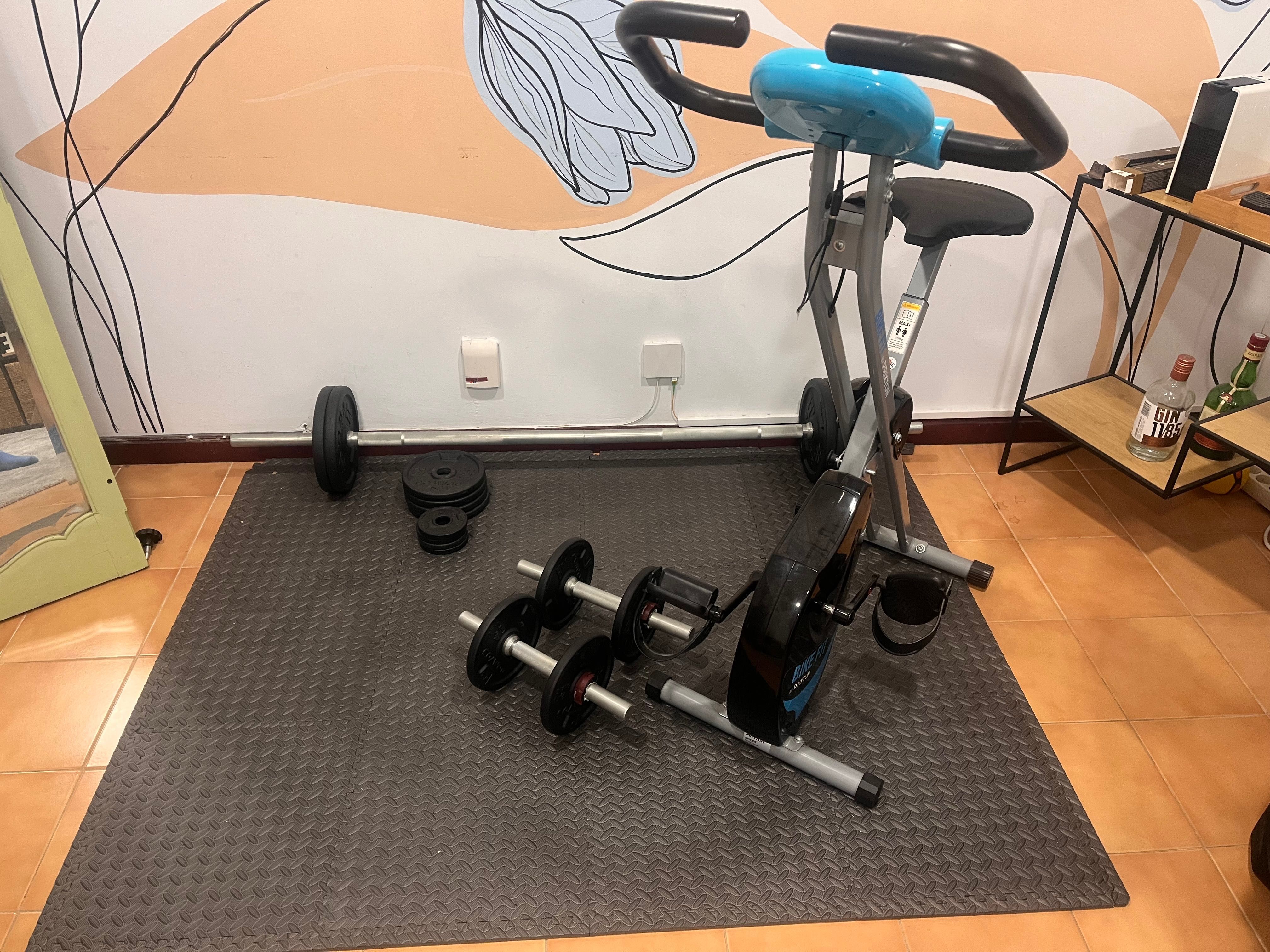 Equipamentos ( Bicicleta ergometrica e halteres)