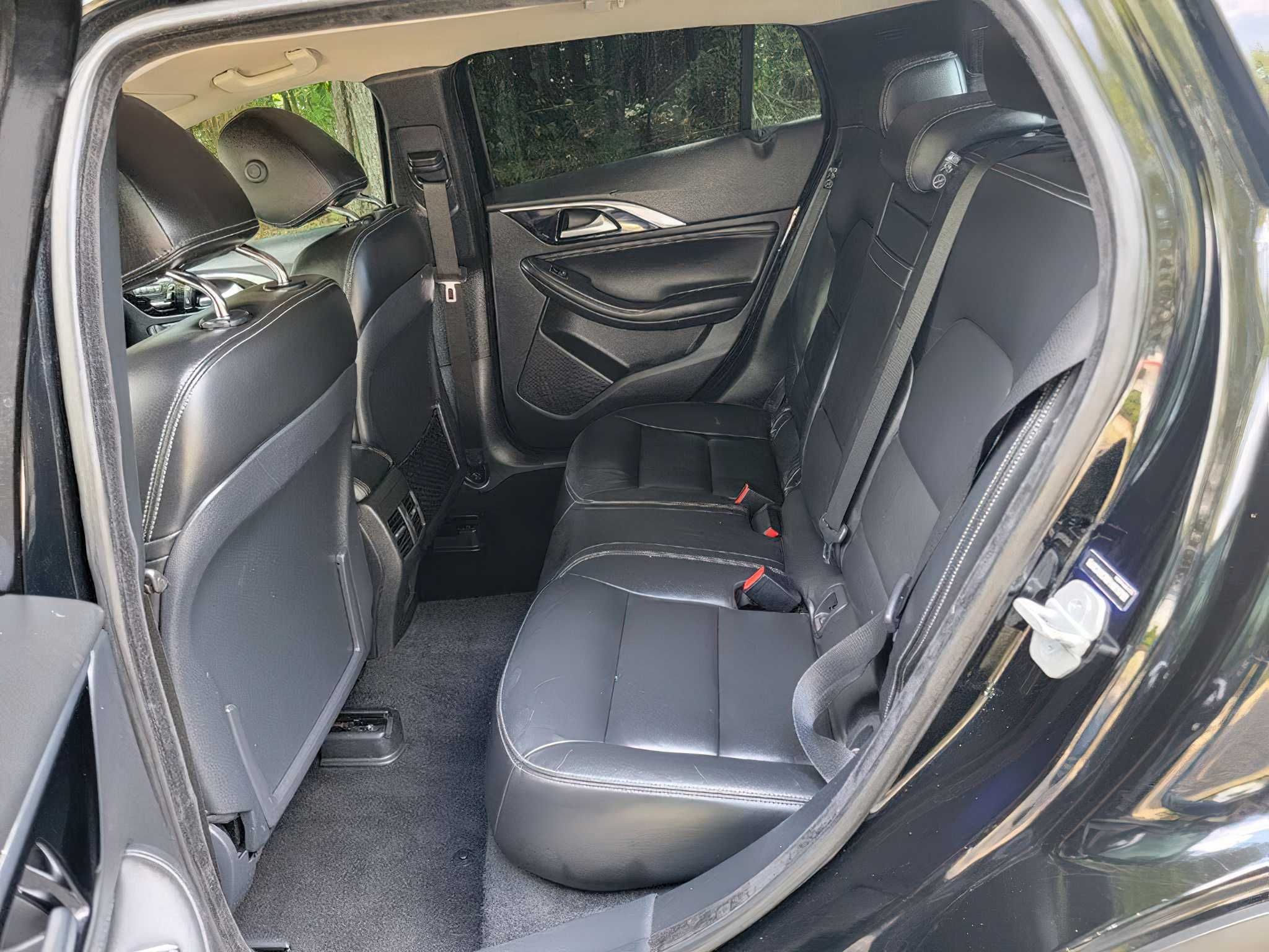 Infiniti QX30      2017