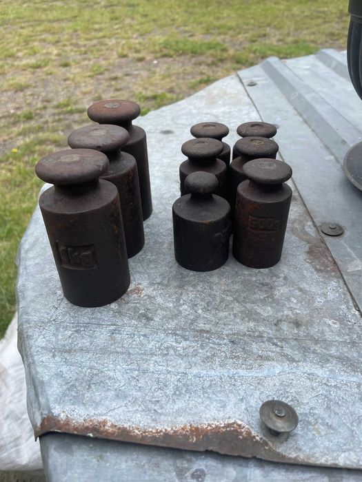 Odważniki waga szalkowa dziesiętnej żeliwne 1kg  3 szt;  0,5kg  6 szt
