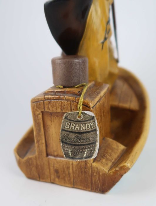 Escultura em faiança Pescador no barco