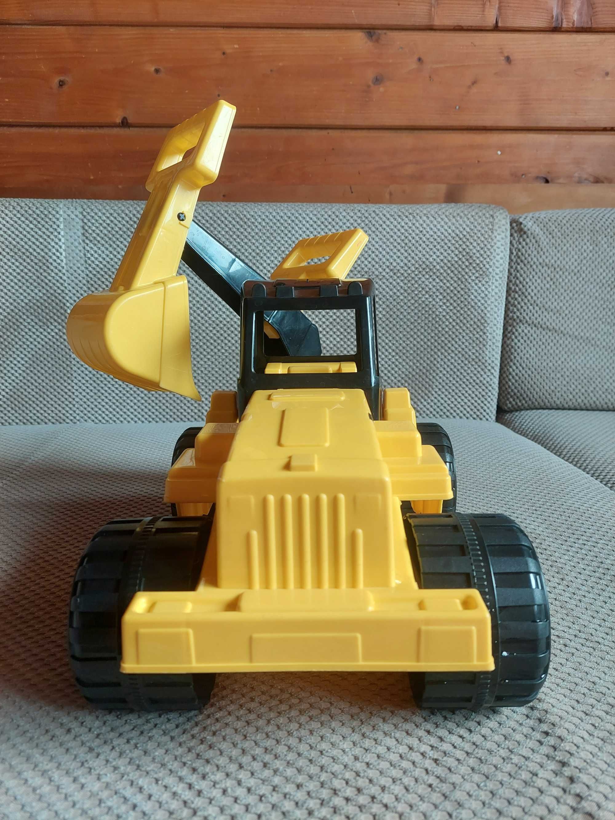 nowy traktor - koparka