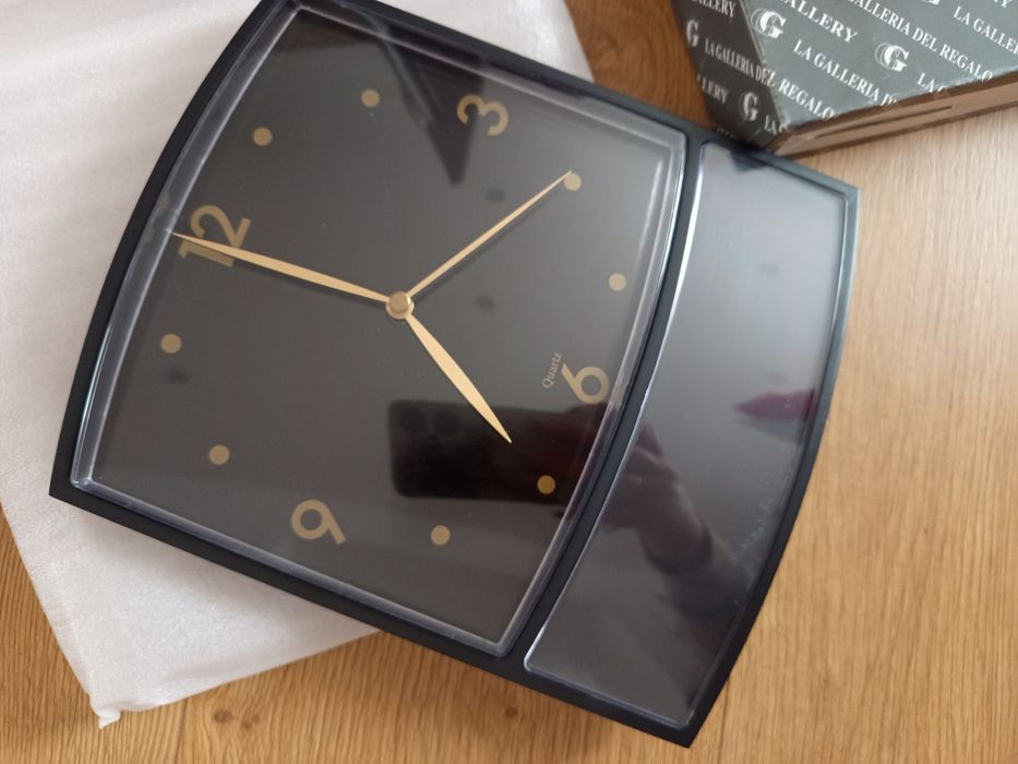 Czarno - złoty zegar ścienny