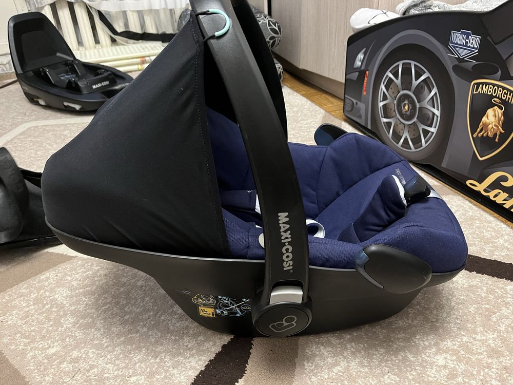 Автокрісло Maxi-Cosi Pebble 0+ + база Isofix (автолюлька)