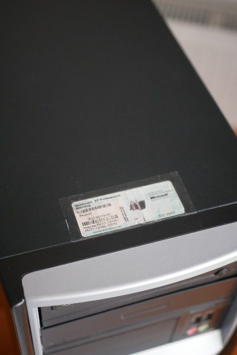 Komputer Asus P5G41C-M LX C2D 3,00 GHz 4GB RAM HD 80GB