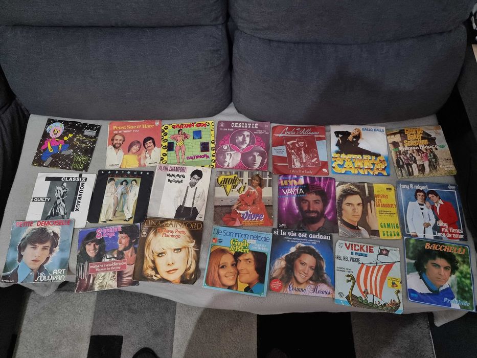 Vendo Varios discos de vinil singles