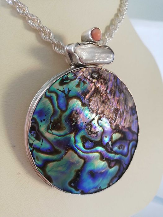 Wisiorek srebrny z PERU z perłą koralem i muszlą oceaniczną dużo srebr