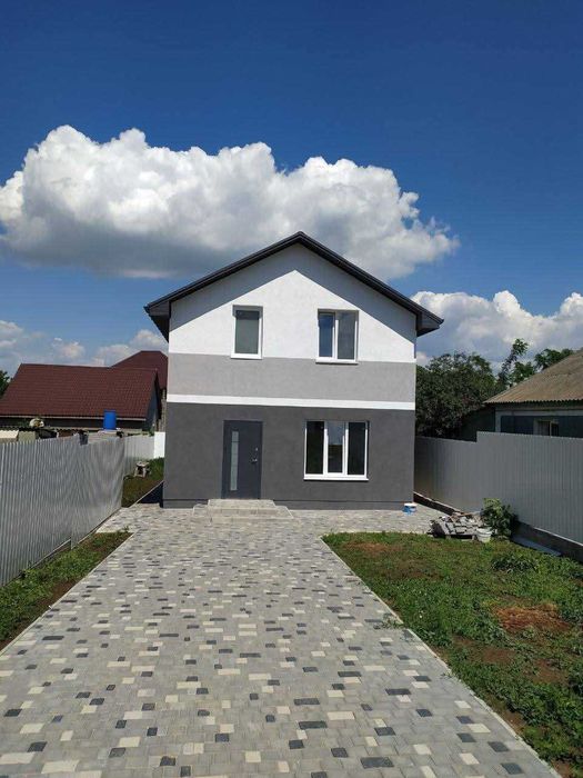 Дом Нерубайское. в центрі 2 поверхи  новий з усім пакетом документів