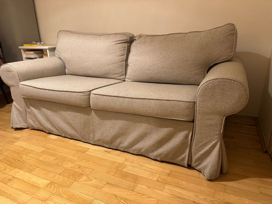 Sprzedam dwuosobową, mało używaną sofę EKTORP z funkcją spania.