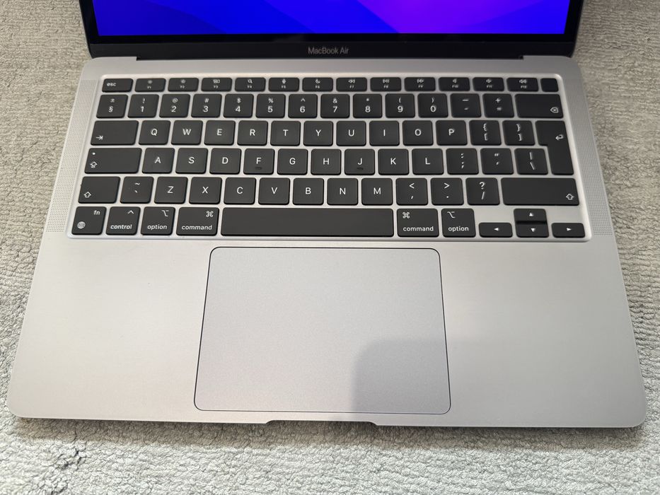 Apple Macbook air m1