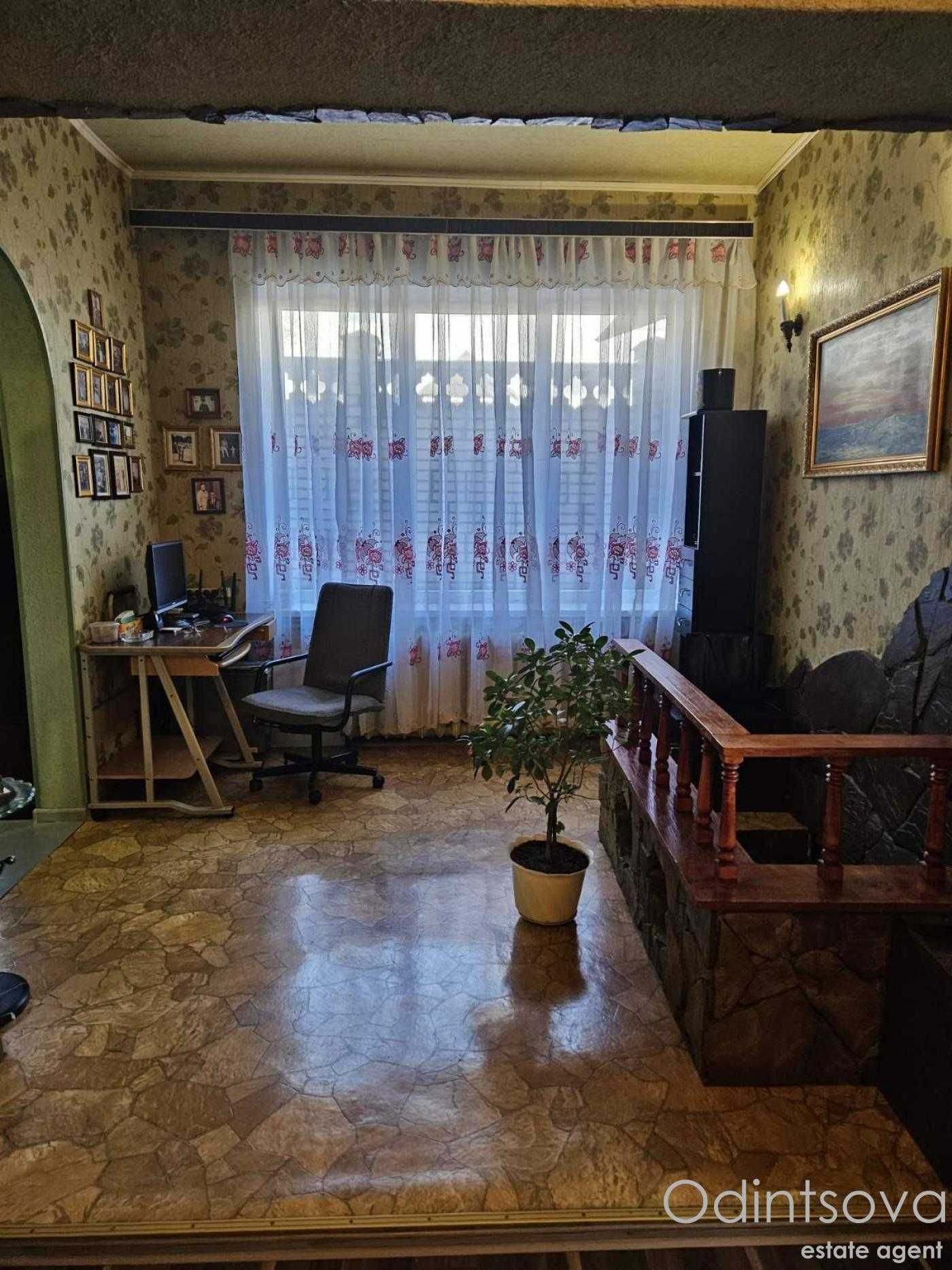 ПРОДАЖ! Половина будинку в Києві. Совки.