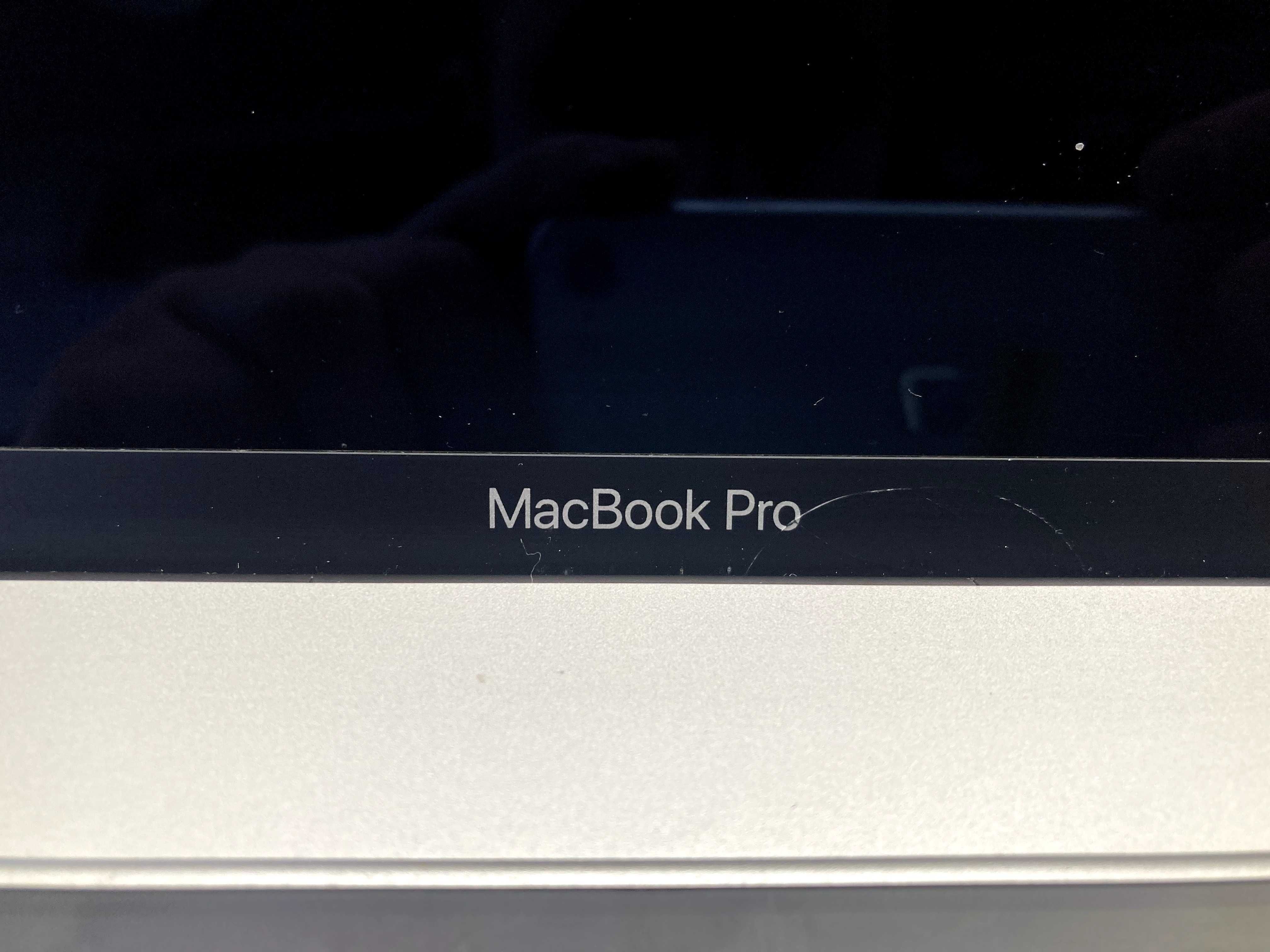 MacBook Pro 2018 15" I7 16 RAM 500 SSD (не працює диплей)