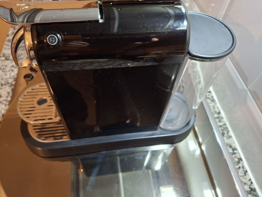 Maquina de café nespresso magimix