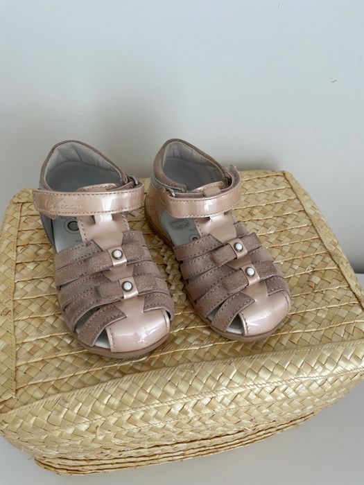 Sandálias menina Chicco