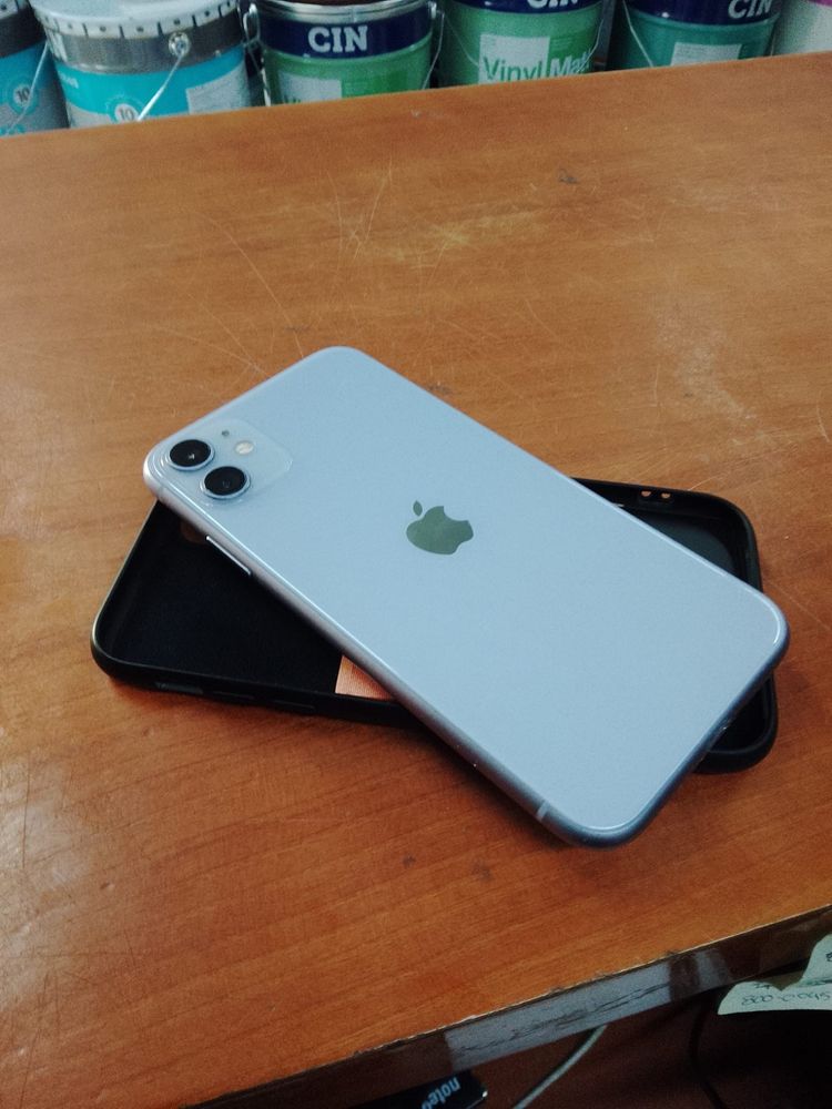 Iphone 11 como novo troco ou vendo