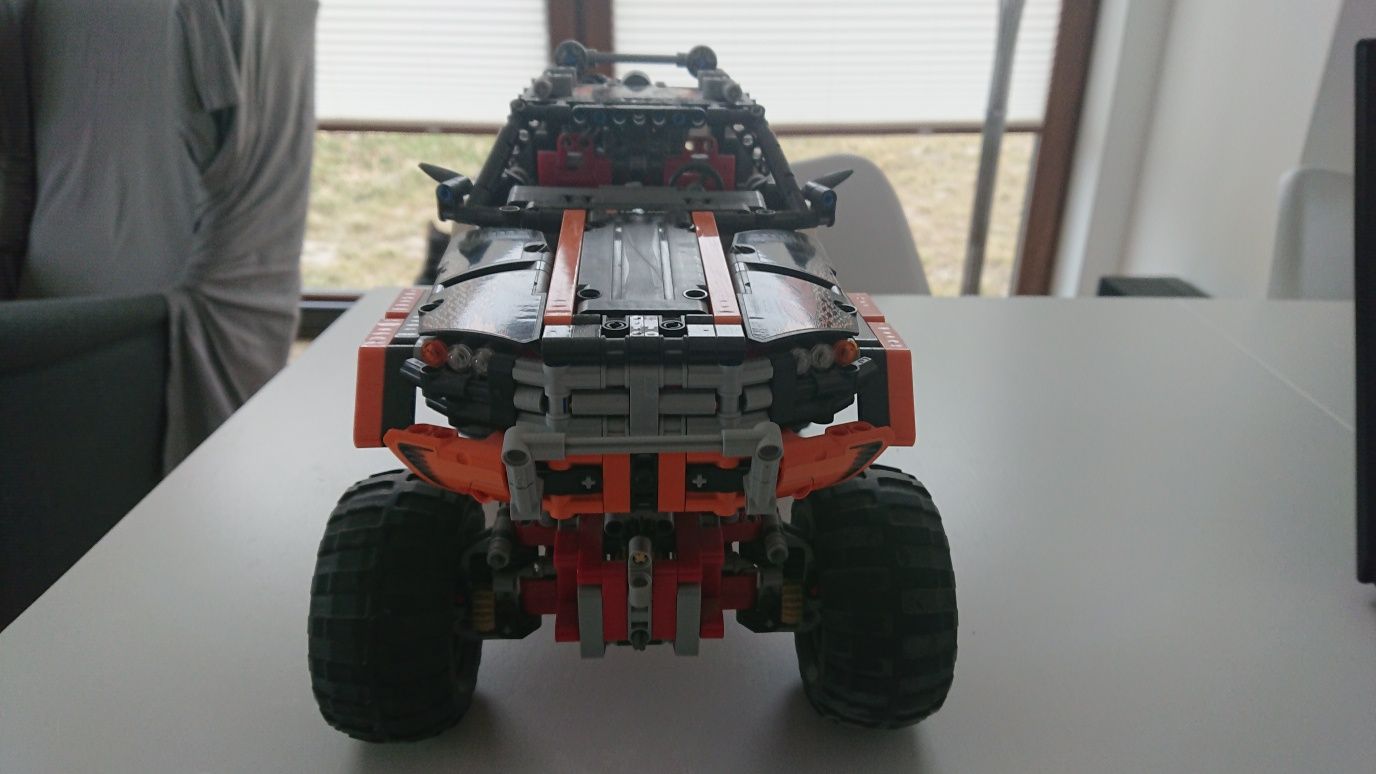 Lego technic 9398 4x4 crawler