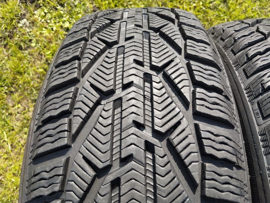 Opony Kormoran Snow 215/55R17 98V para zima 2024