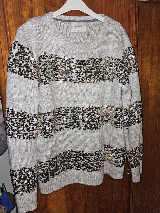 Sweter szary z cekinami roz.M