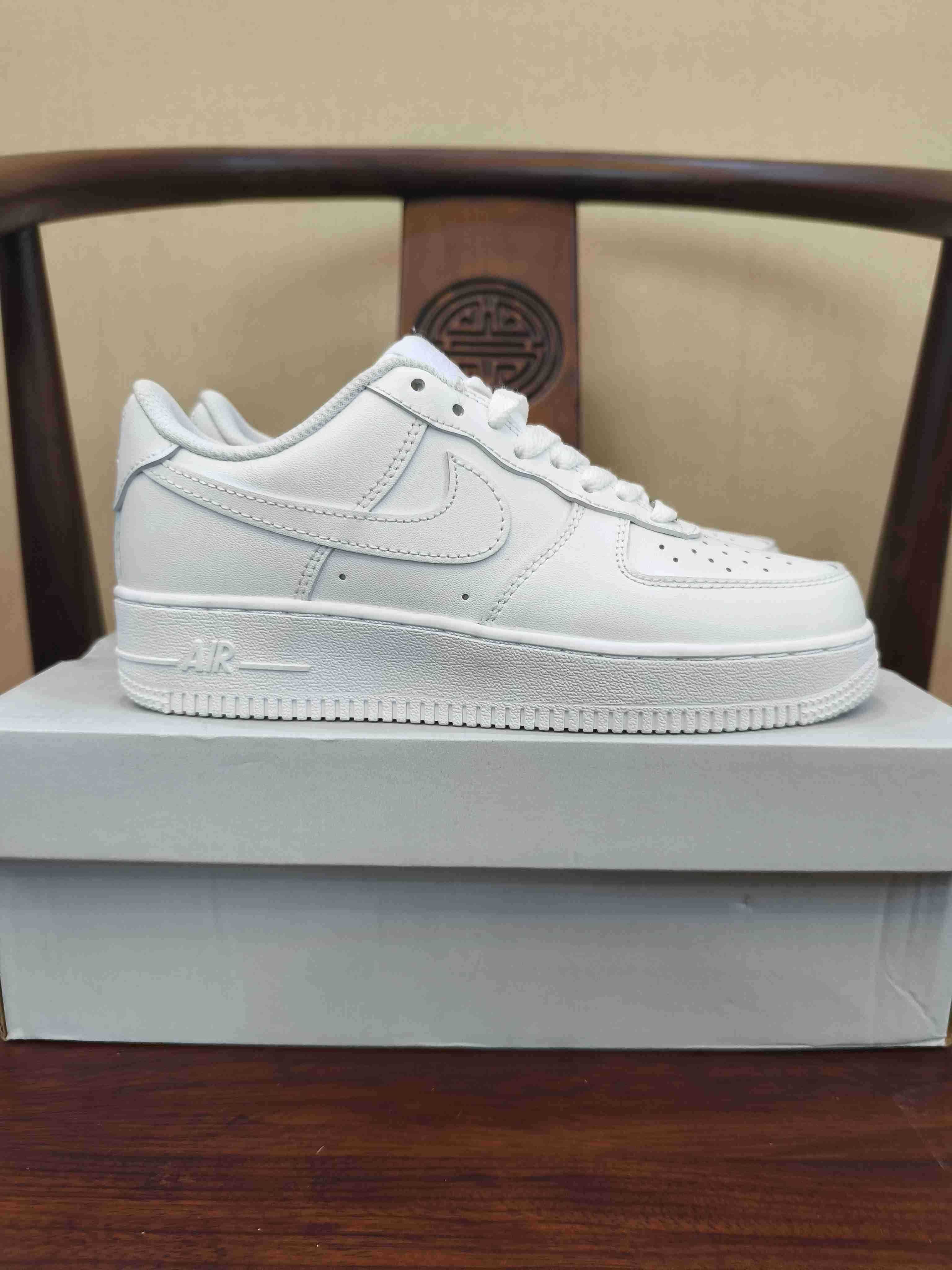 Białe trampki męskie Nike, rozmiar 45