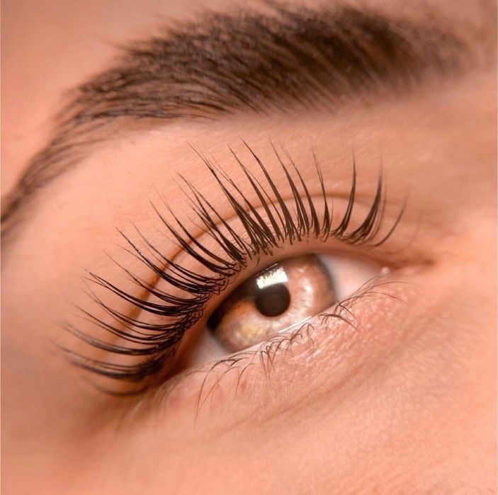 Послуги з ламінування брів та вій