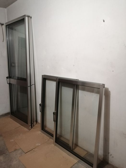 Vendo portas em alumínio