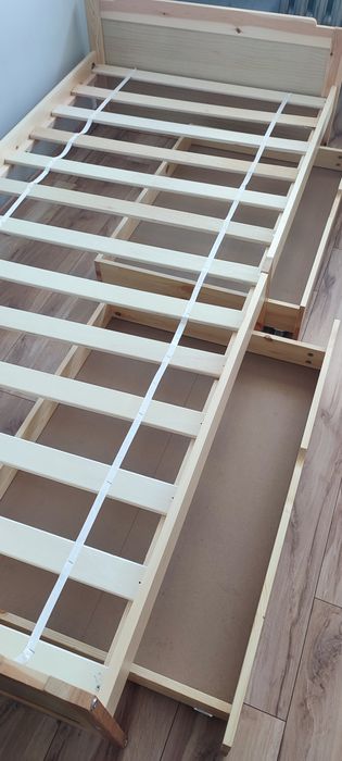 Lozko sosnowe 200/90