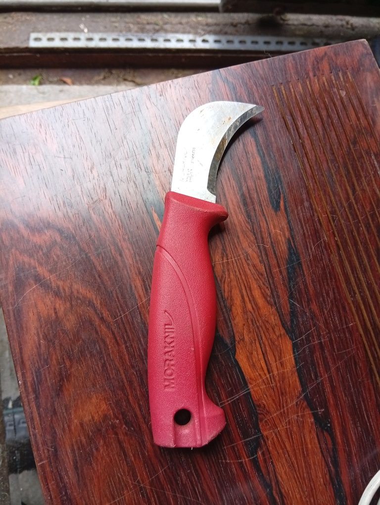 Morakniv Made in Sweden, nóż do papy, skóry