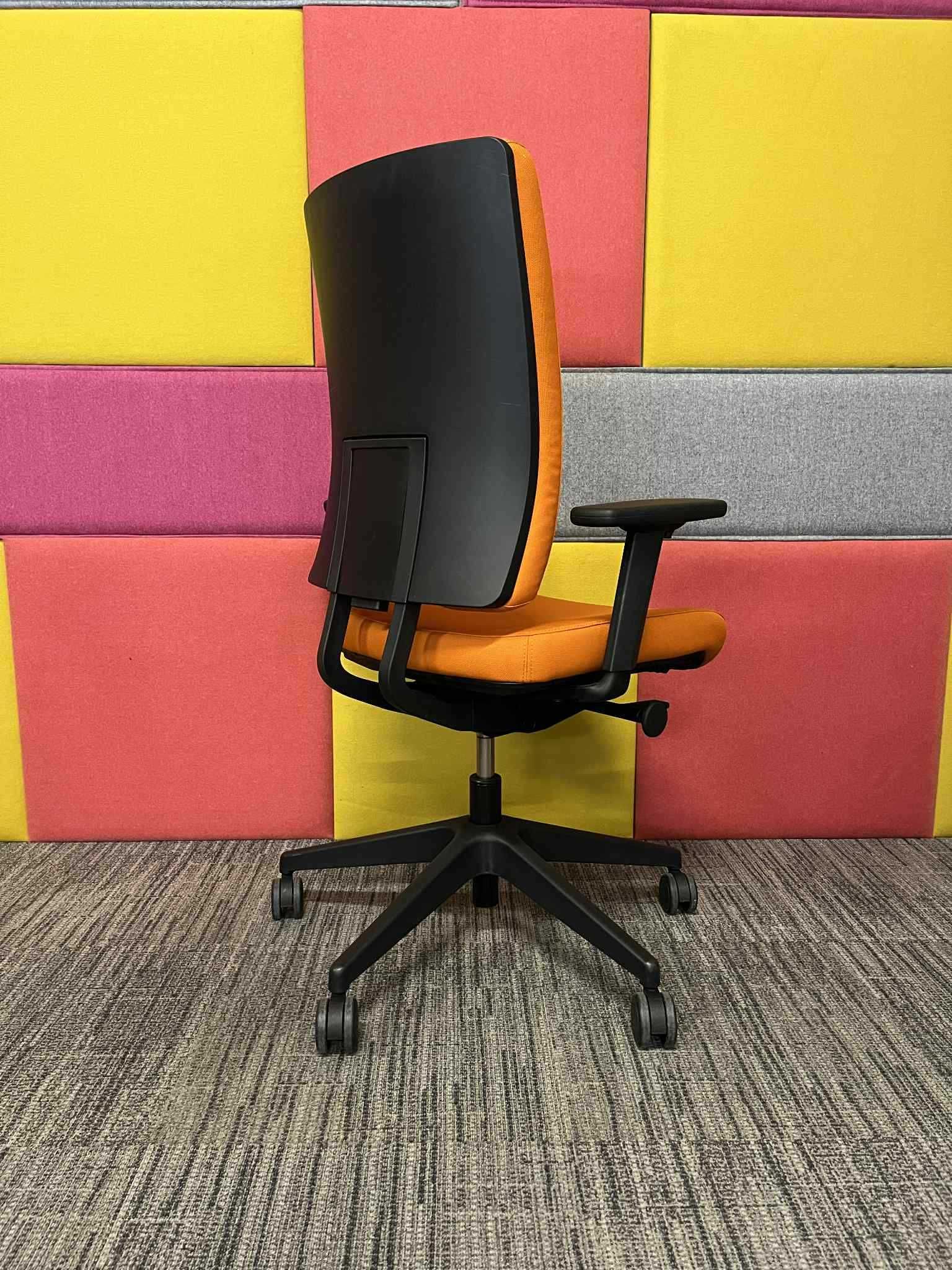 Fotel biurowy obrotowy ergonomiczny Profim Veris 101SFL okazja!