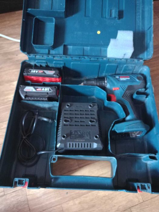 Шуруповерт дрель BOSCH