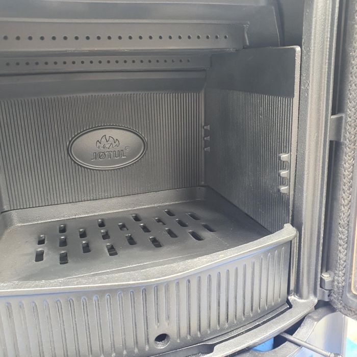 Piec jotul F 320jak nowy