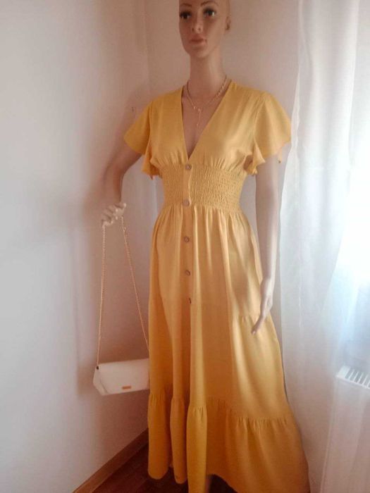 Modna efektowna sukienka