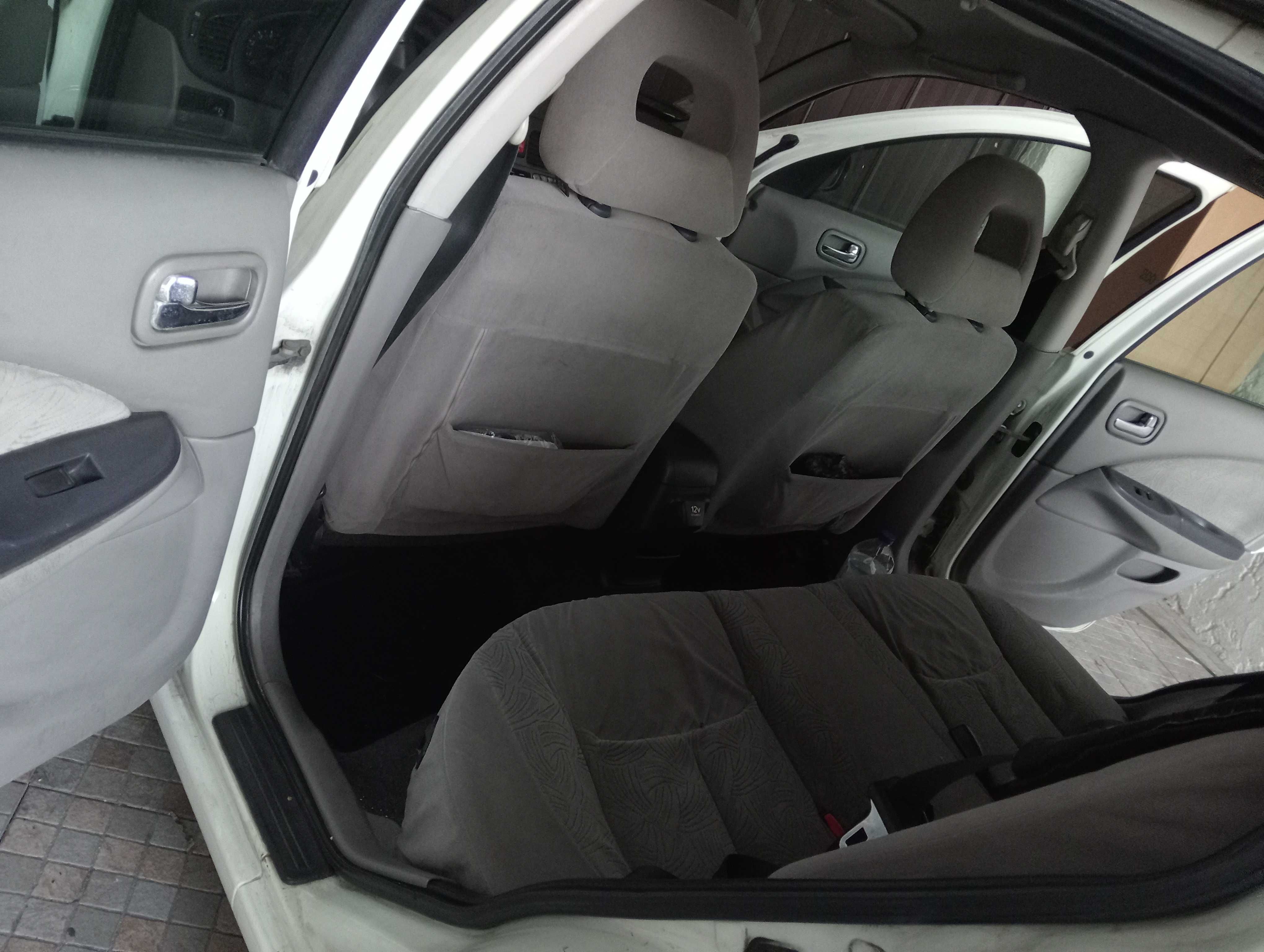 Nissan almera econômico