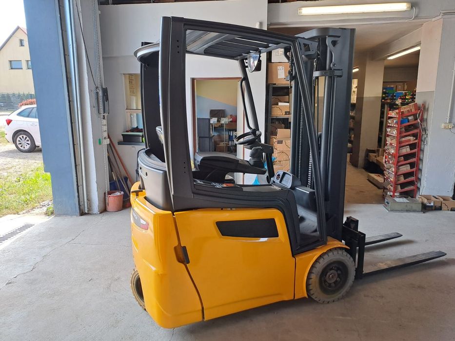 Jungheinrich EFG213  S/N: 25563 Przesuw boczny zintegrowany, Solopilot,