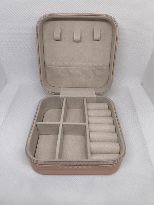 Małe etui na biżuterię