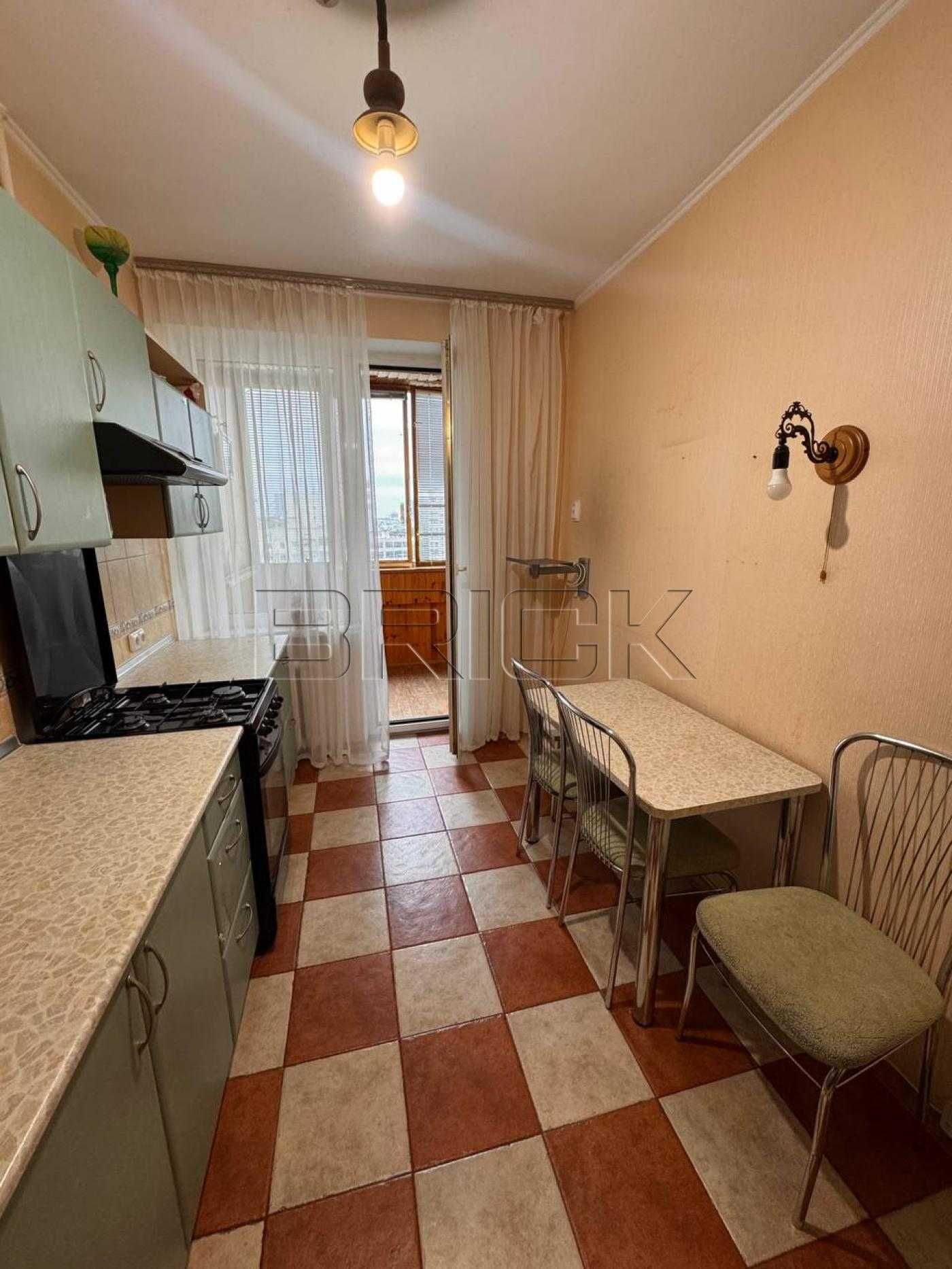 Продаж 2-к квартири / вул. Суворова 11 / 135 000 USD / 62м2
