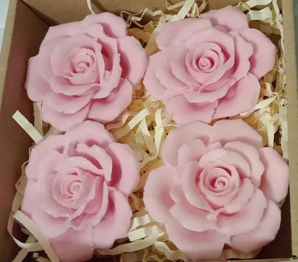 Mini mydełka flowerbox 4 róże 3D na prezent zestaw w pudełku