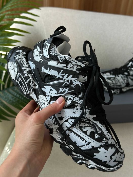 Кросівки Balenciaga Track Graffiti Black/White premium