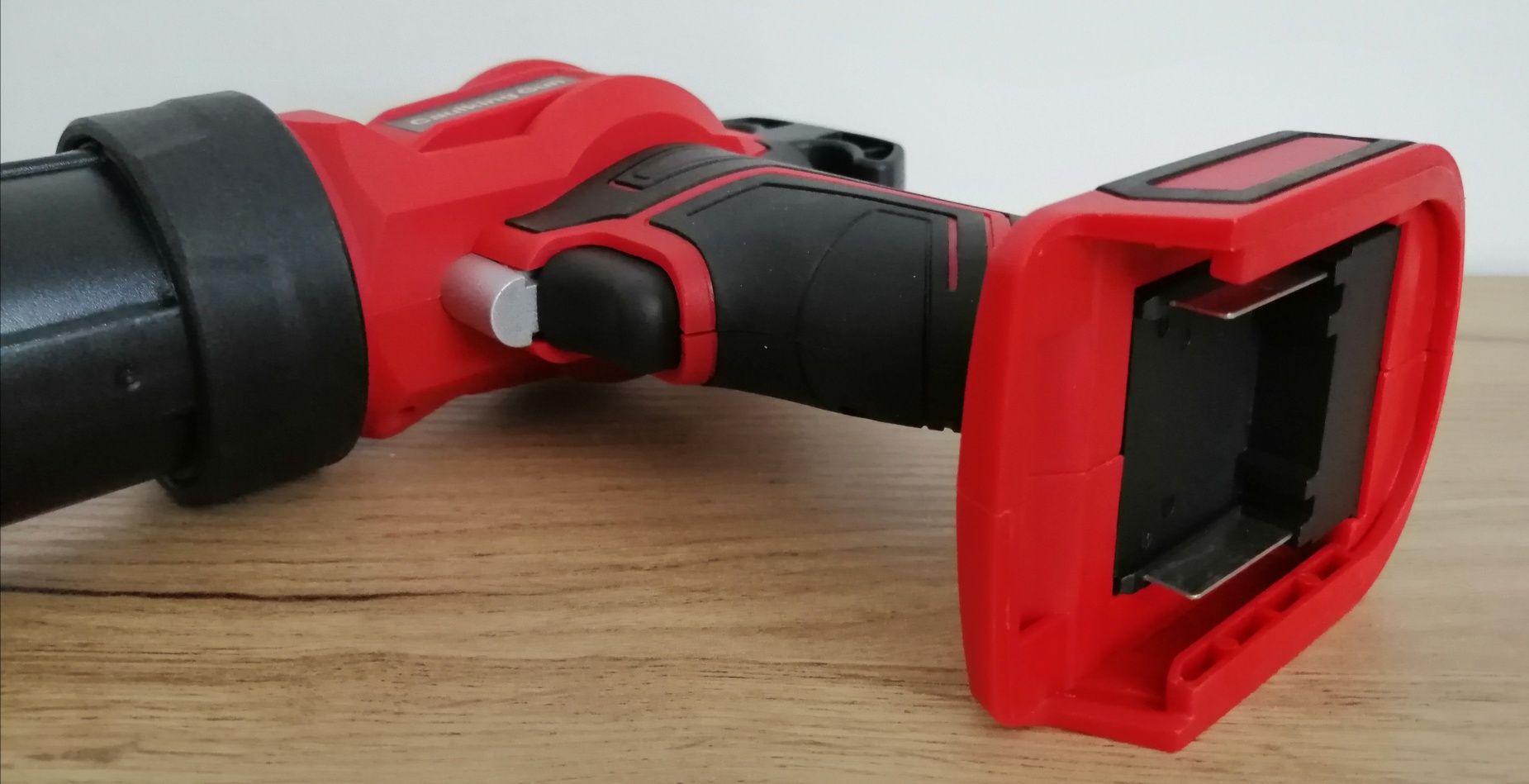 Wyciskacz, pistolet do silikonu na Aku 18V Makita