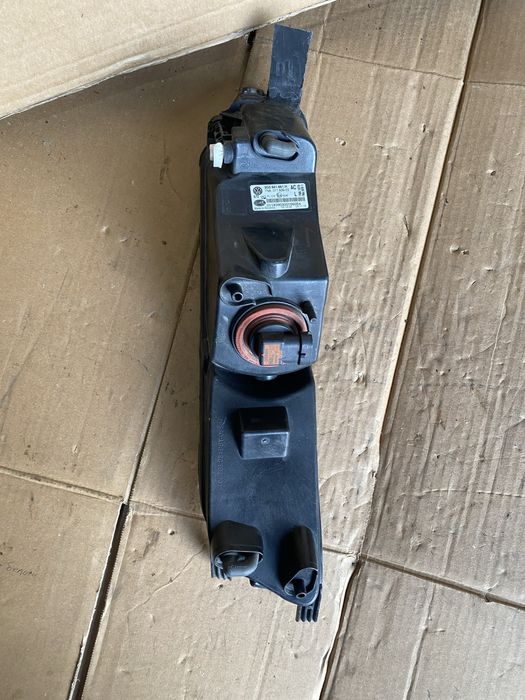 Фара противотуманная левая Volkswagen Passat B8