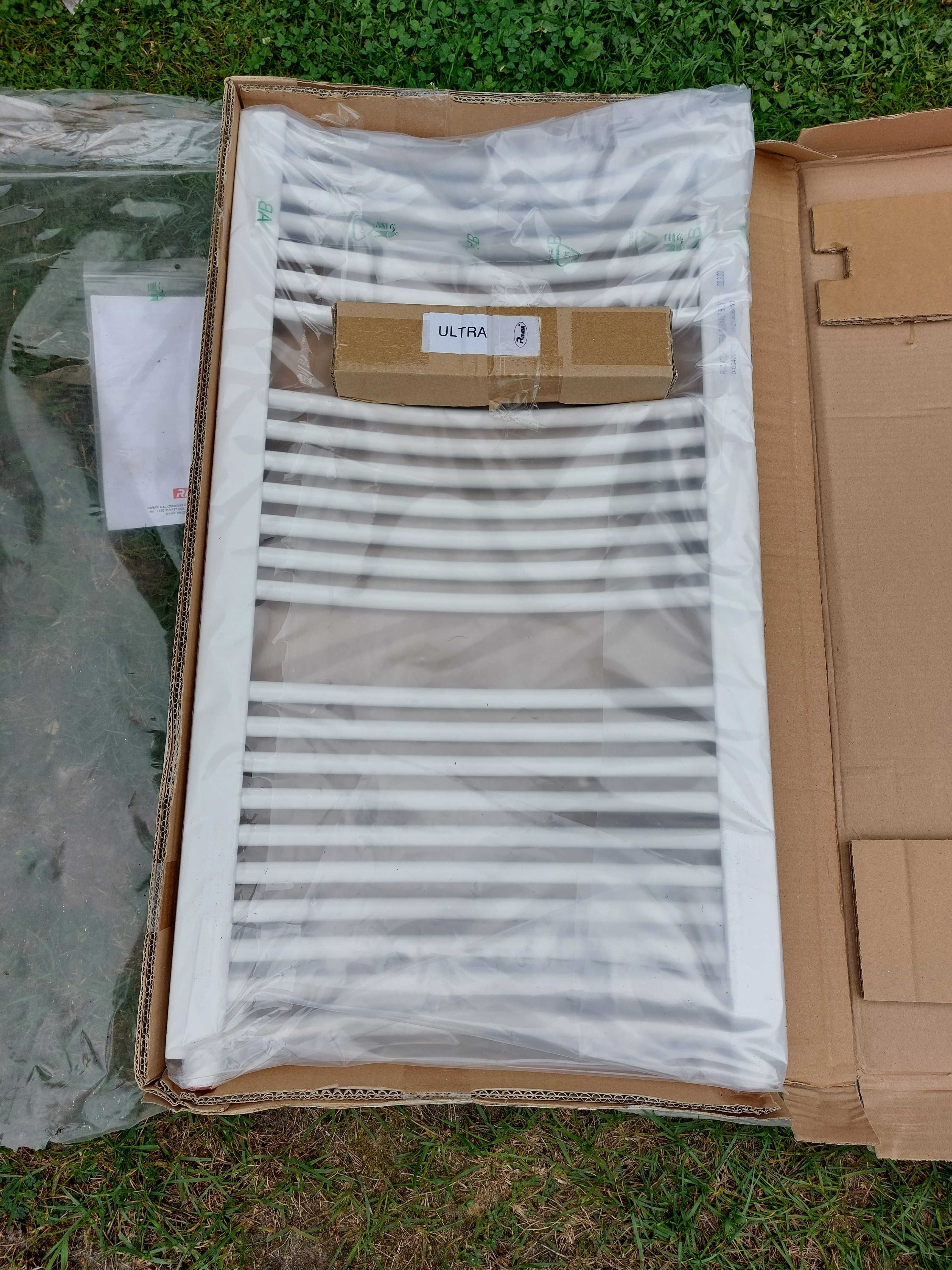 Grzejnik łazienkowy biały Ravak 808x450 Nowy