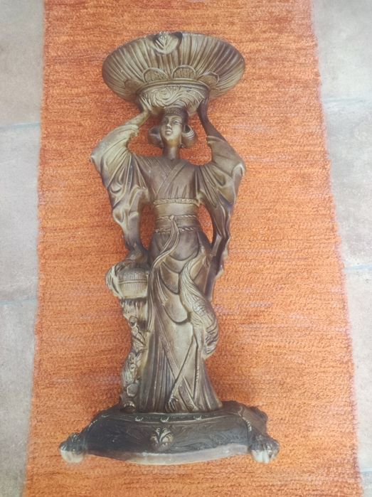 Cinzeiro decorativo vintage em madeira  Geisha japonesa