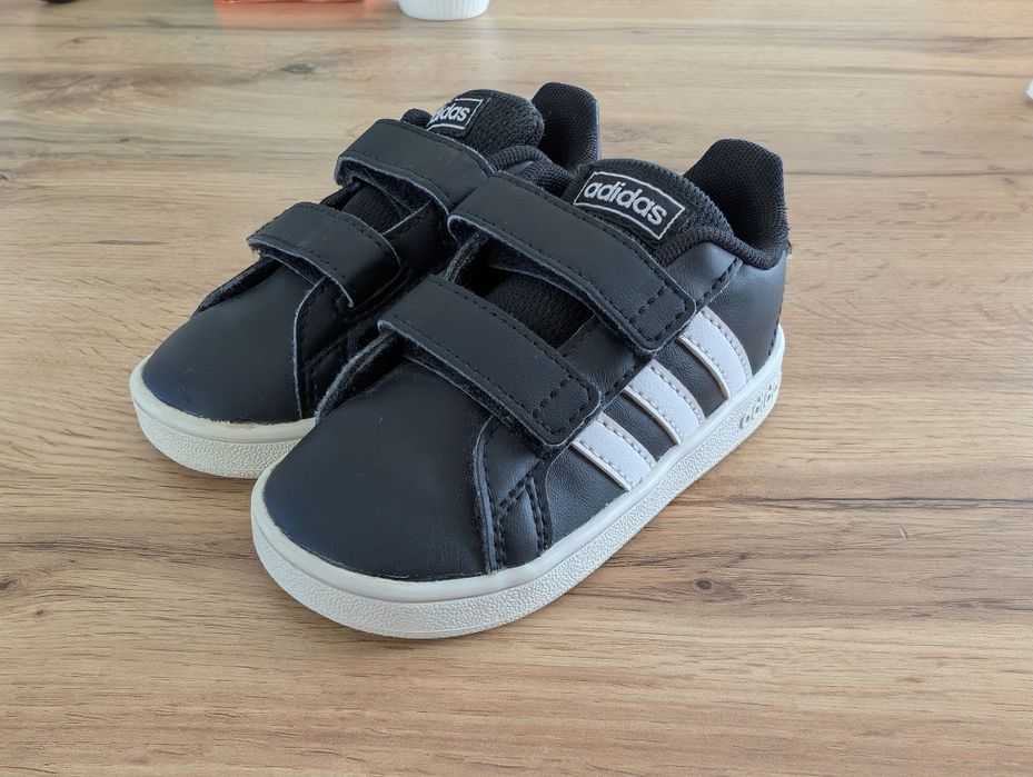 Adidas  Grand Court dziecięce r22
