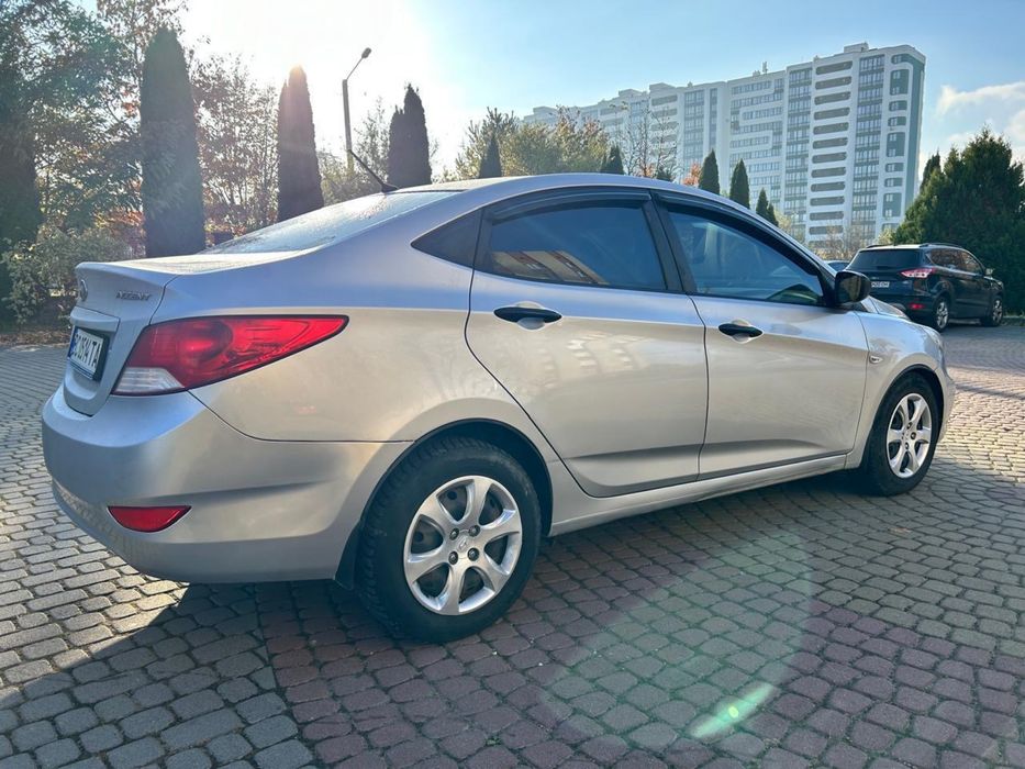Оренда авто Львів. Hyundai Accent 1.4