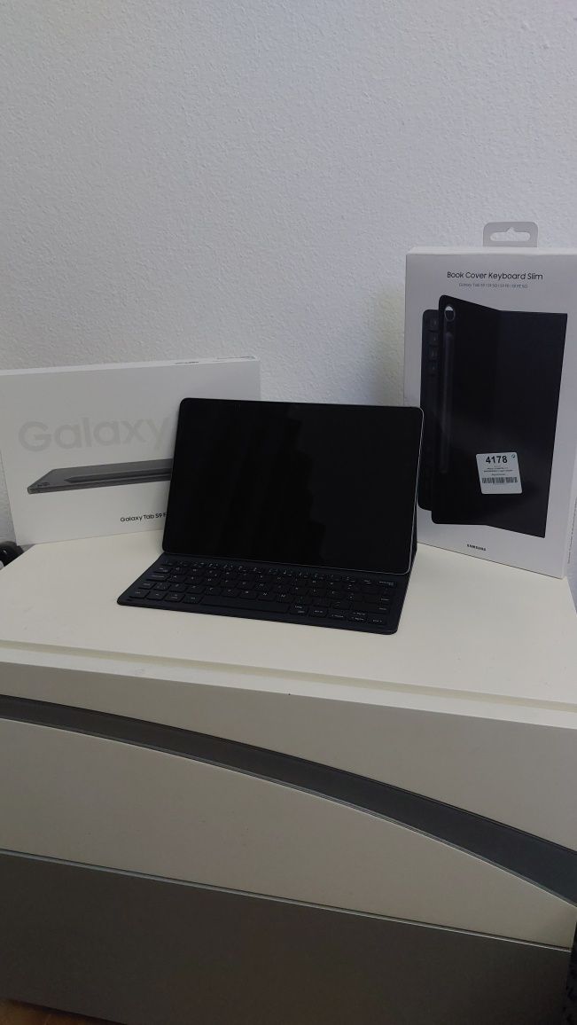 Tablet SAMSUNG Galaxy Tab S9 FE (128GB - 6 GB RAM + Capa teclado